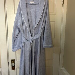 Eileen West Light Blue Quilted Robe